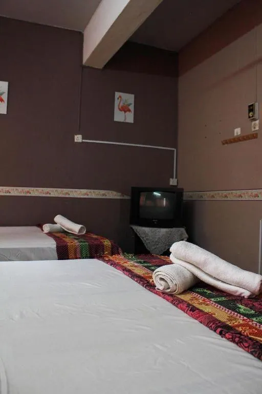 Bed in Sun Golden Inn