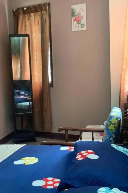 Bed in Sun Golden Inn