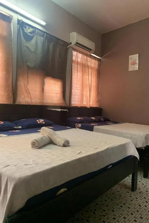 Bed in Sun Golden Inn