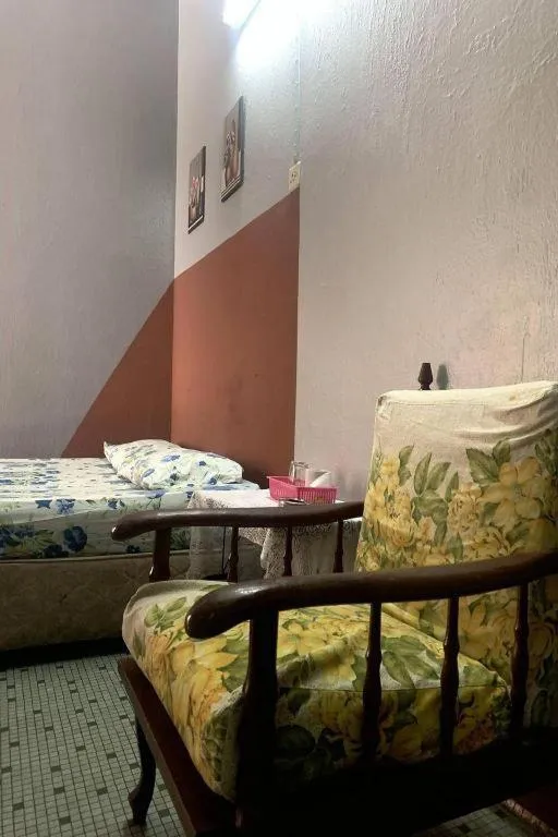 Bed in Sun Golden Inn