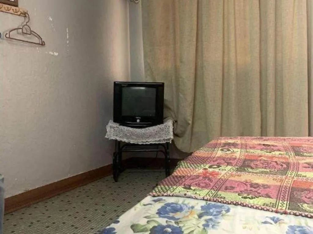 Bed in Sun Golden Inn