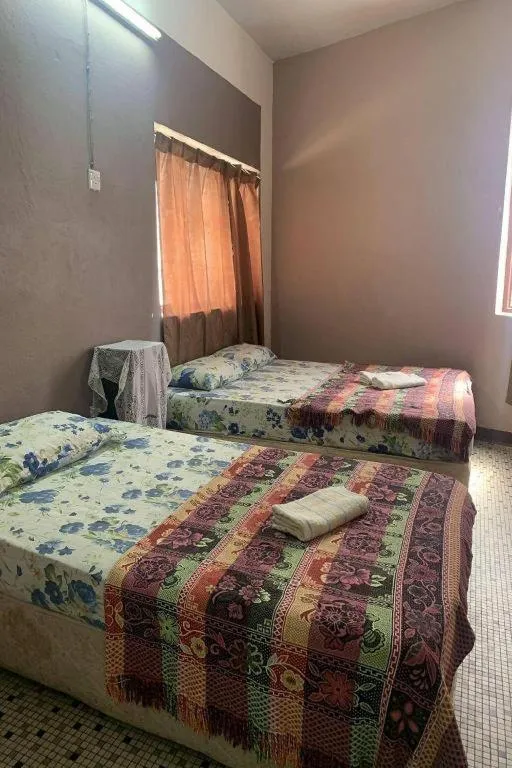 Bed in Sun Golden Inn