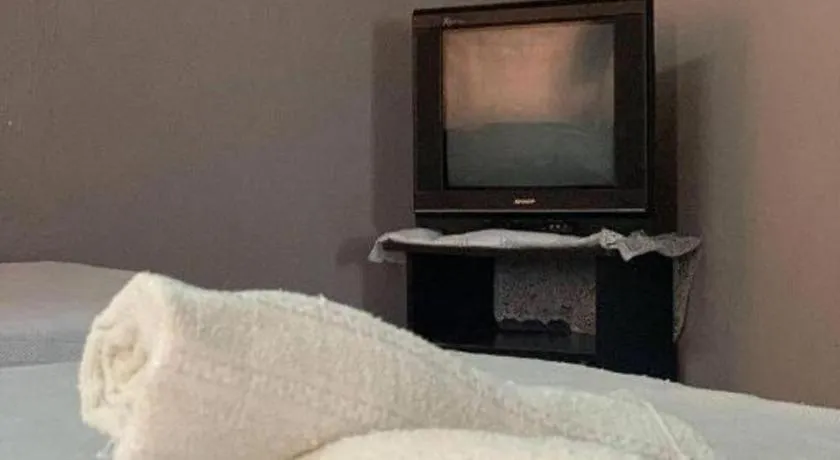 Bed in Sun Golden Inn