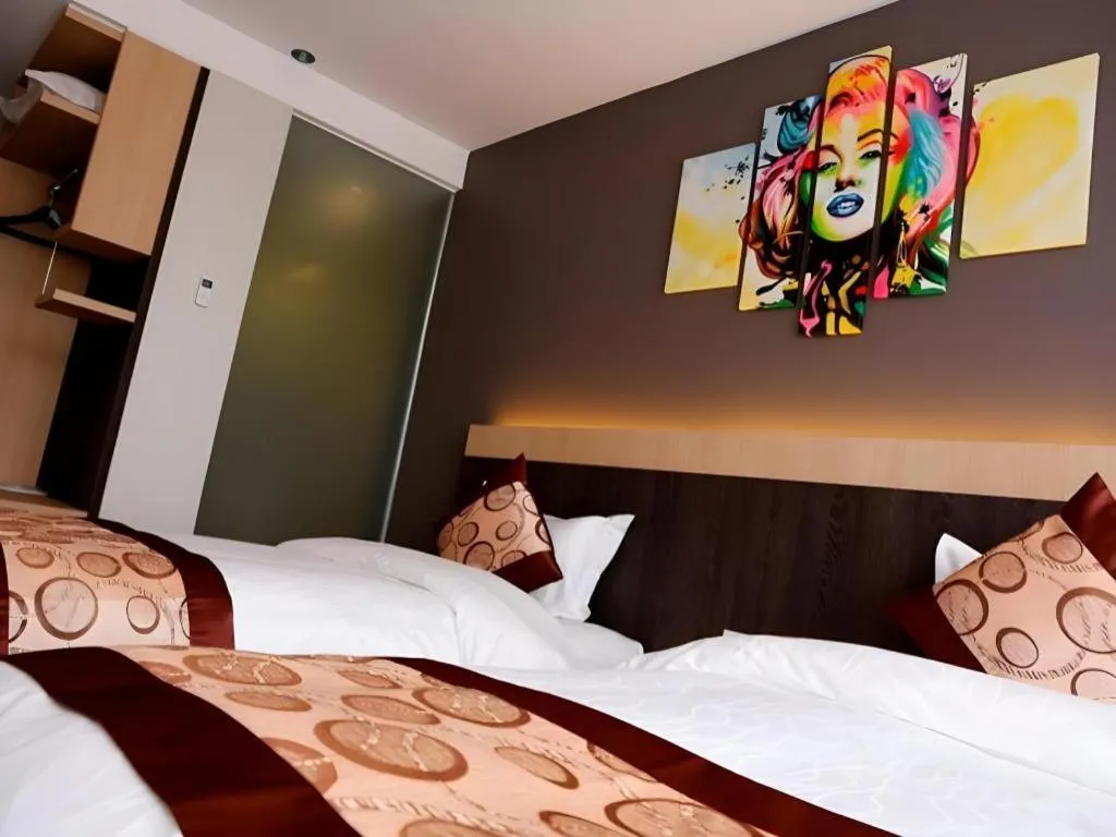 Bed in Lot 10 Boutique Hotel