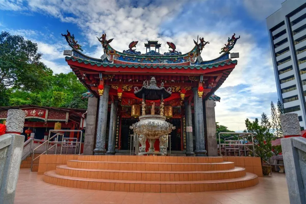 Lot 10 Boutique Hotel