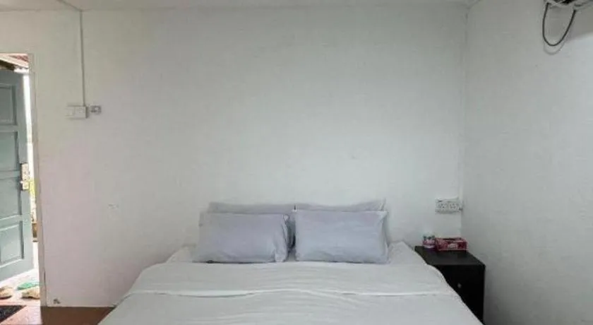 Bed in Rockbund Fishing Chalet