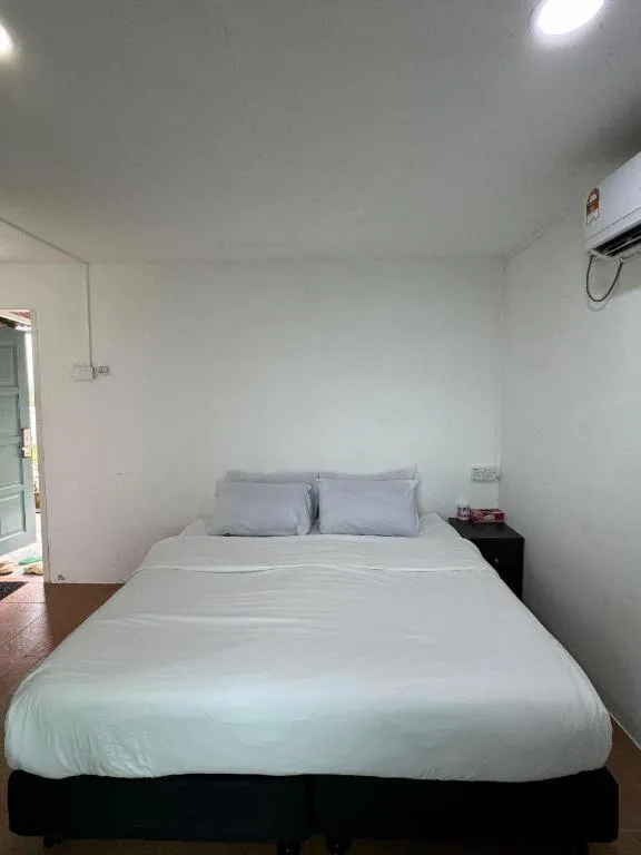 Bed in Rockbund Fishing Chalet