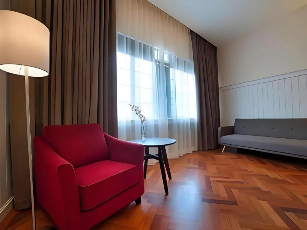 Bed in The Chambers Hotel