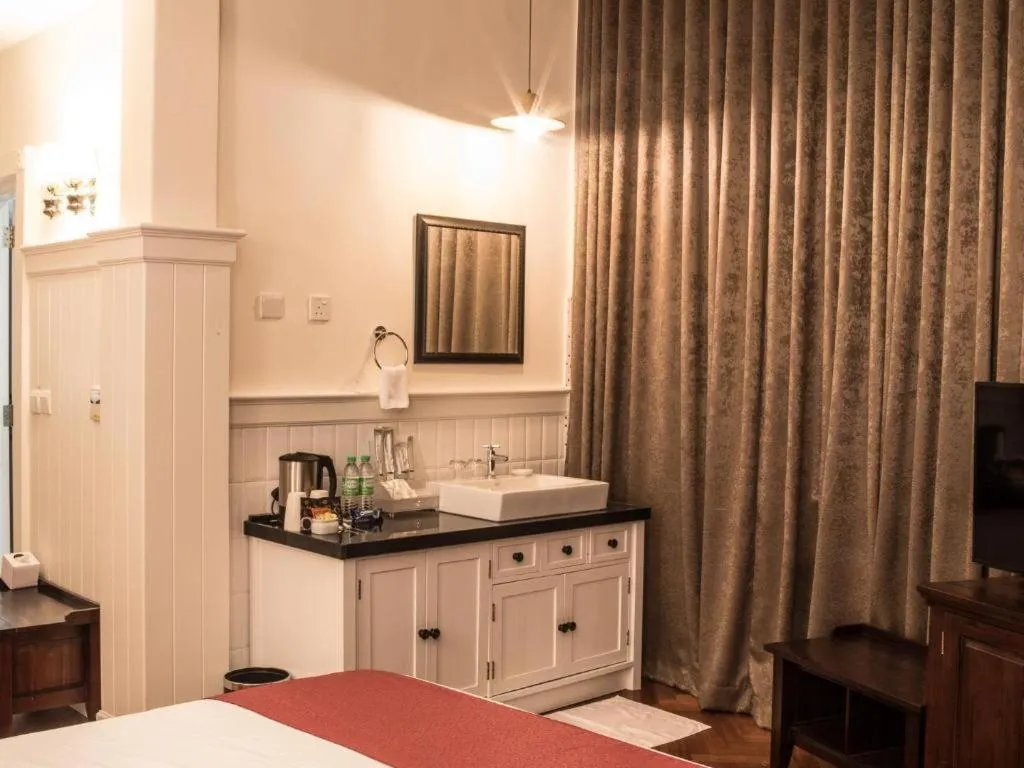 Bed in The Chambers Hotel