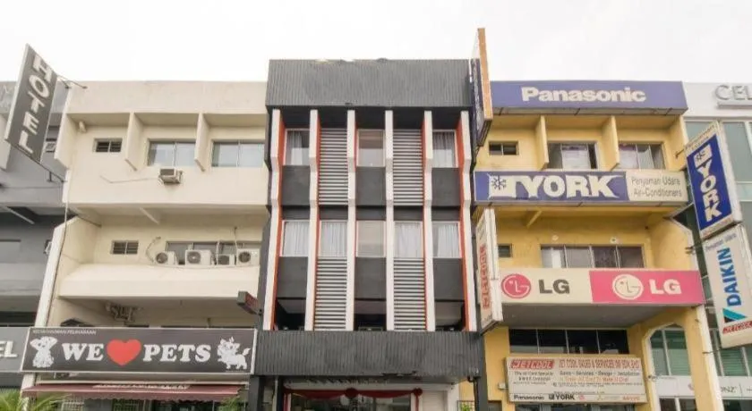 OYO 144 Sovotel Hotel Uptown 101