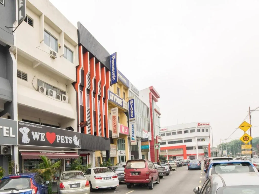 OYO 144 Sovotel Hotel Uptown 101