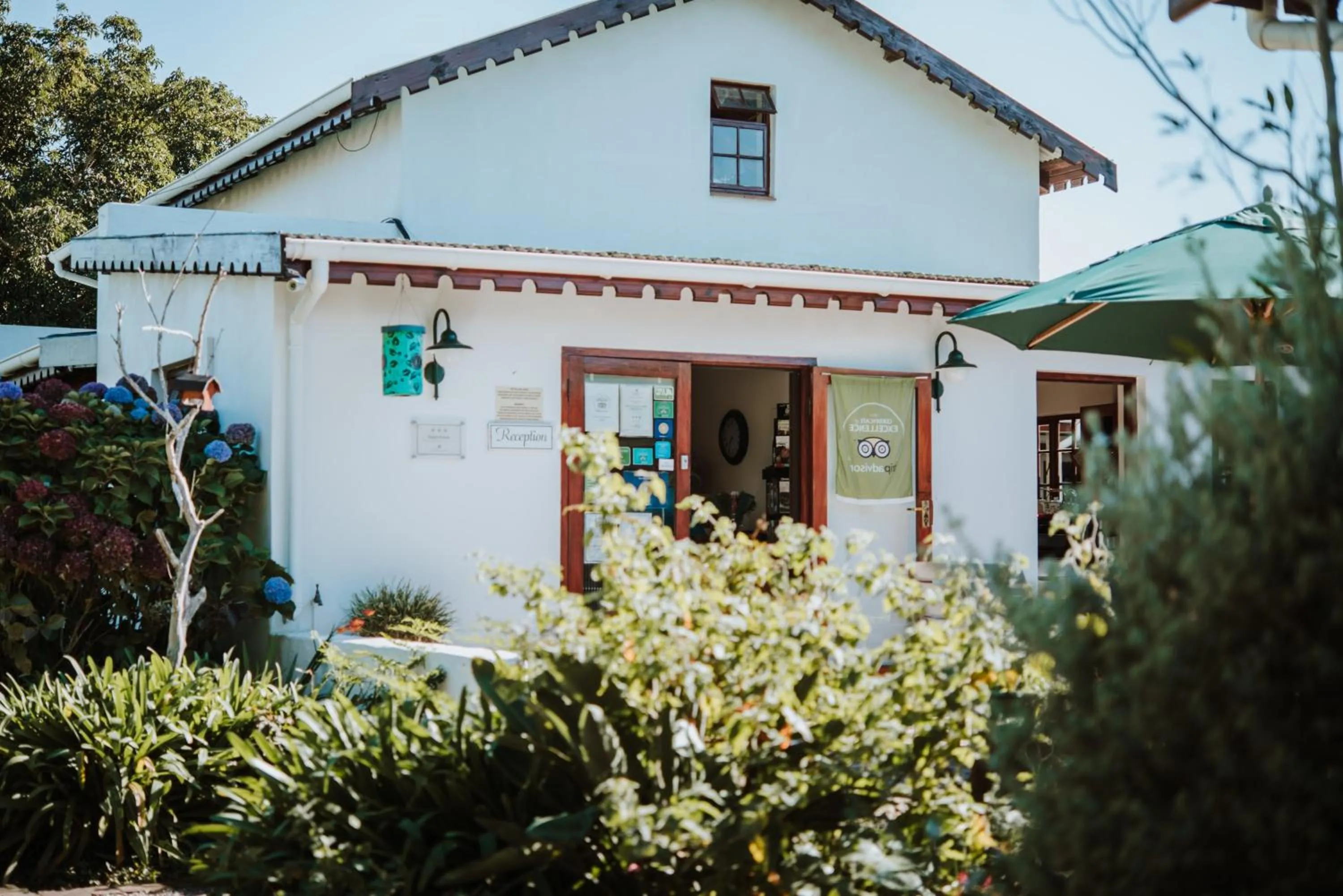 Facade/entrance in The Village Lodge