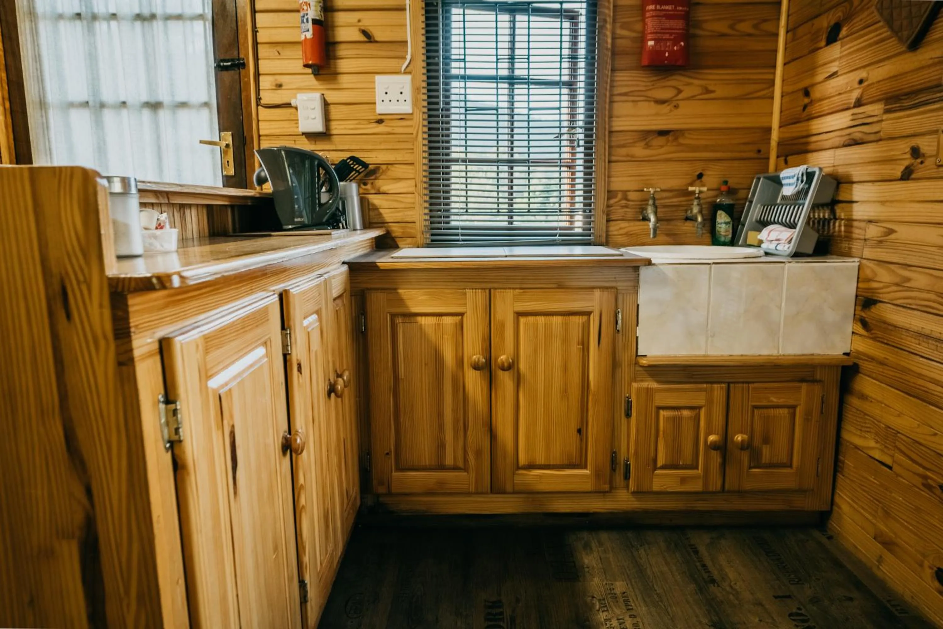Kitchen or kitchenette in The Village Lodge