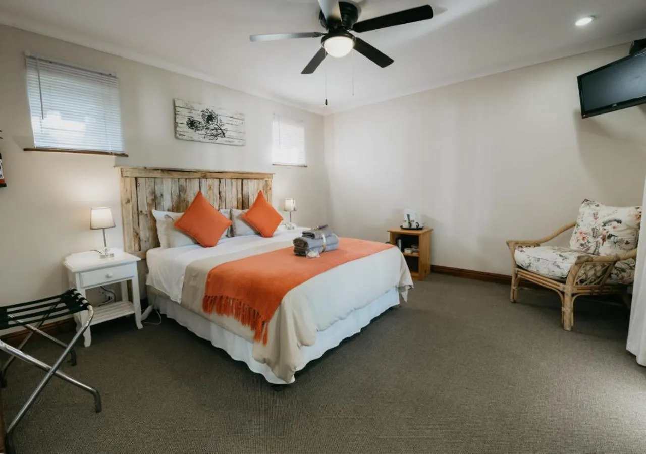 Bedroom, Bed in The Village Lodge