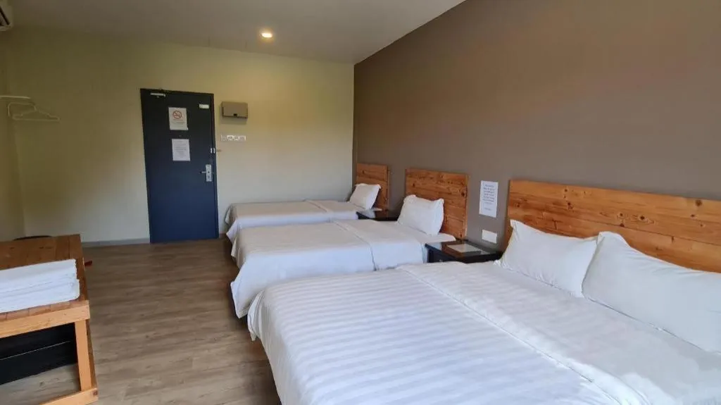 Bed in Sg. Paka Hotel