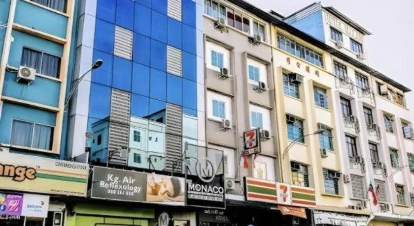 Monaco Boutique Hotel Kampung Air