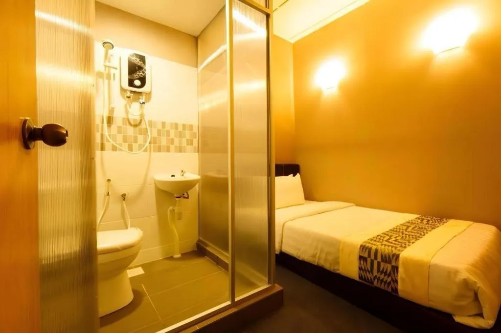 Bed in RAINFOREST Budget Stay