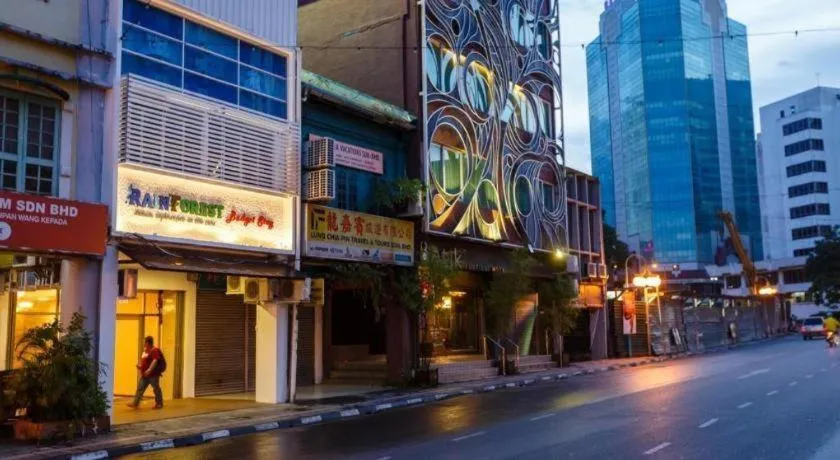 RAINFOREST Budget Stay