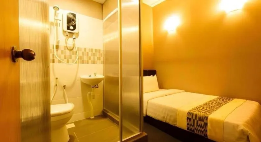 Bed in RAINFOREST Budget Stay