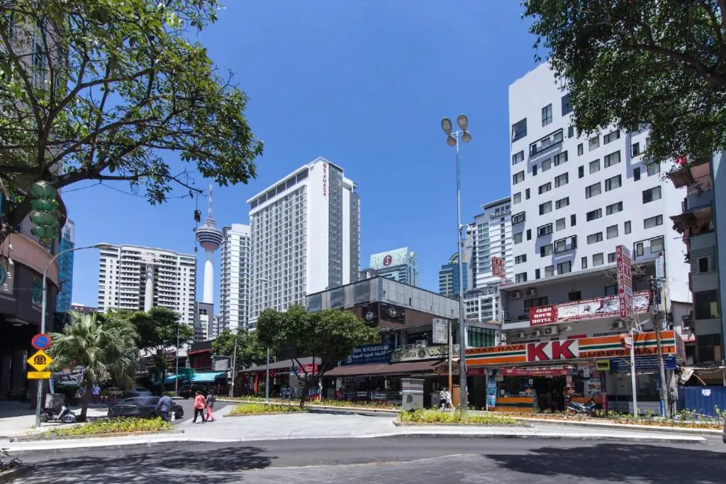 OYO 304 Zero Hour Hotel