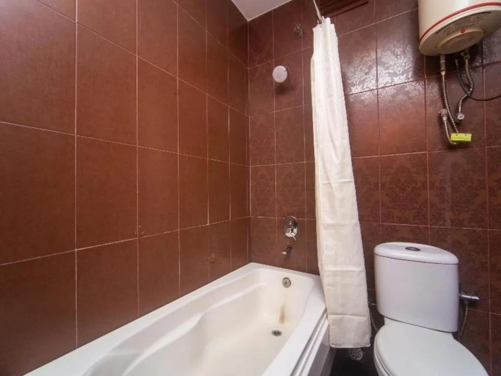 OYO 304 Zero Hour Hotel