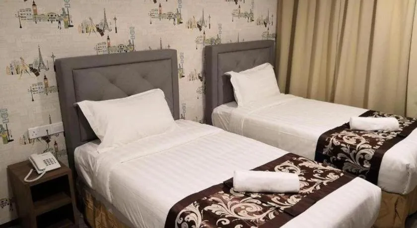 Bed in Hotel LoLex Kuchai Lama