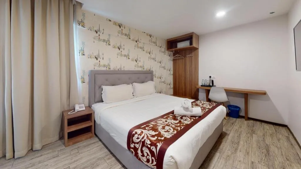 Bed in Hotel LoLex Kuchai Lama