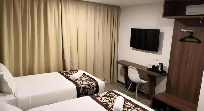 Bed in Hotel LoLex Kuchai Lama