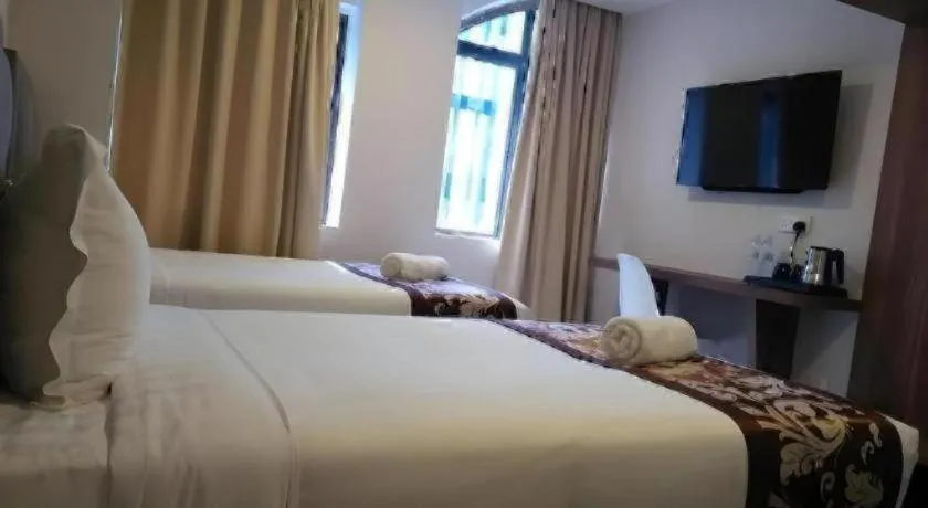 Bed in Hotel LoLex Kuchai Lama