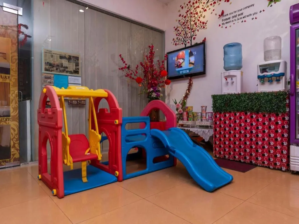 Super OYO 1114 Neo Pegasus Hotel