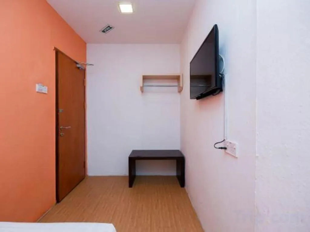 Bed in OYO 1111 Harmony Stay