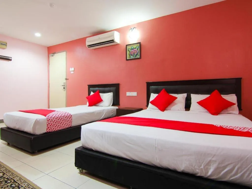 Bed in OYO 11343 Hotel Putra Iskandar