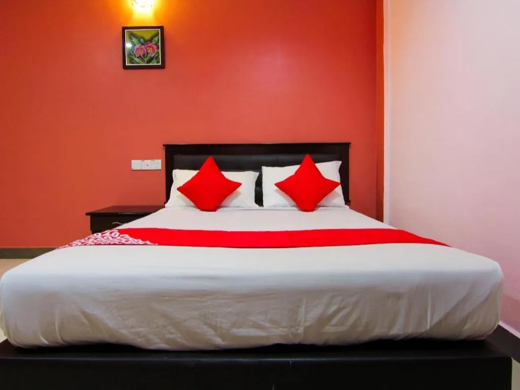 Bed in OYO 11343 Hotel Putra Iskandar