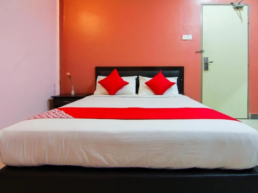 Bed in OYO 11343 Hotel Putra Iskandar