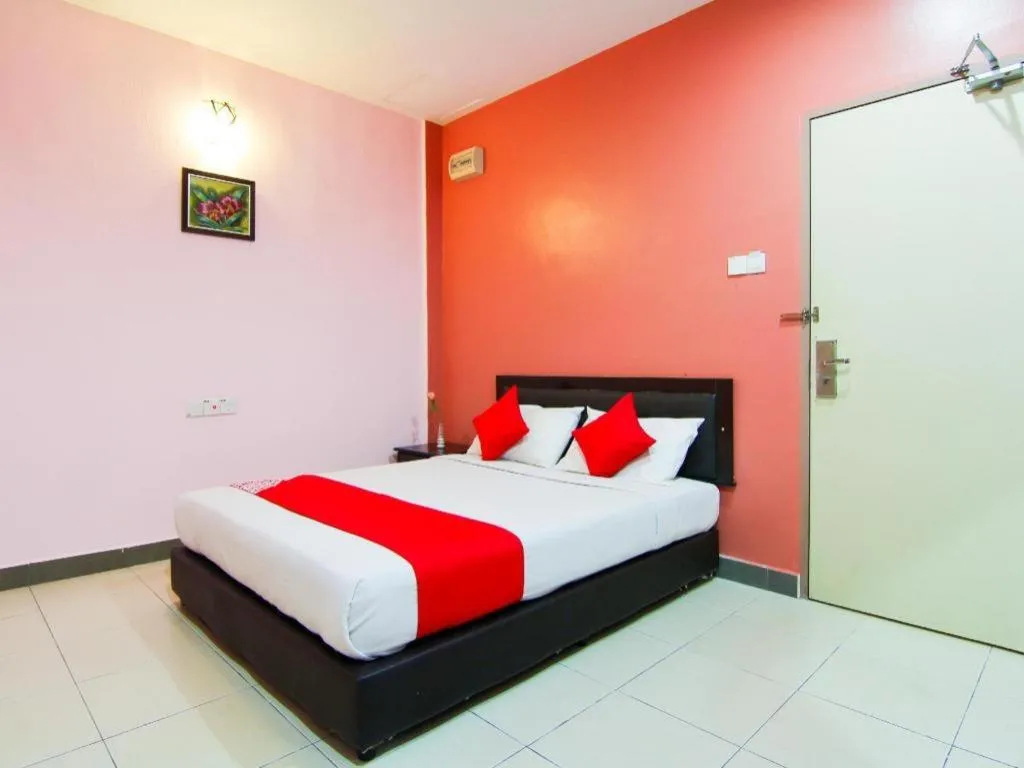 Bed in OYO 11343 Hotel Putra Iskandar