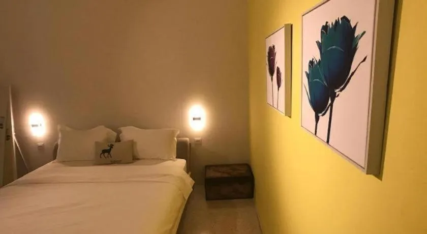 Bed in Kinta Valley Retreat