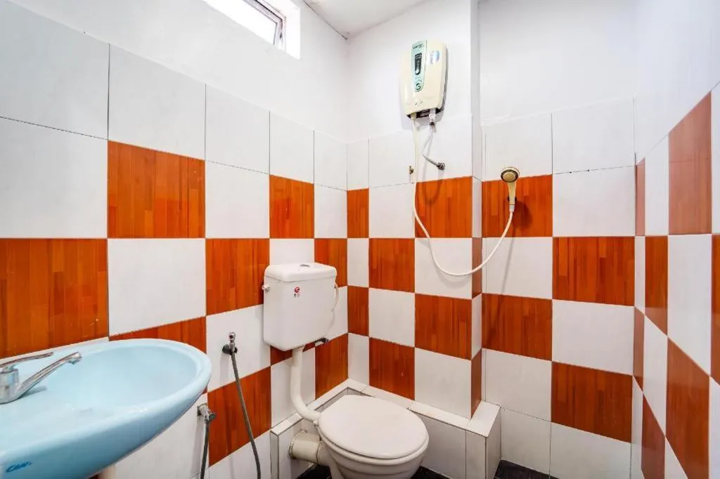 OYO 44058 MOTEL SRE BAYAM