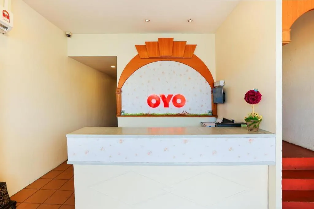 OYO 89638 Hotel Mandarin Inn