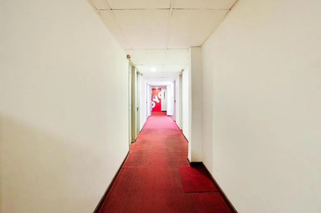 OYO 89638 Hotel Mandarin Inn