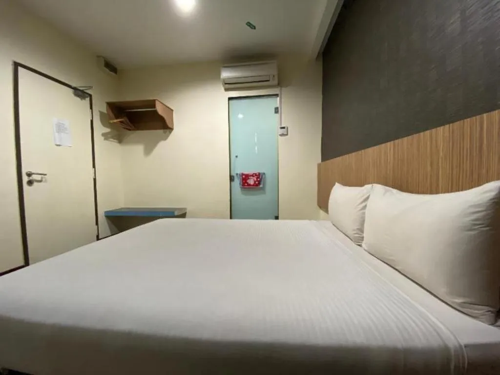 Bed in OYO 89752 7 DAYS EXPRESS HOTEL