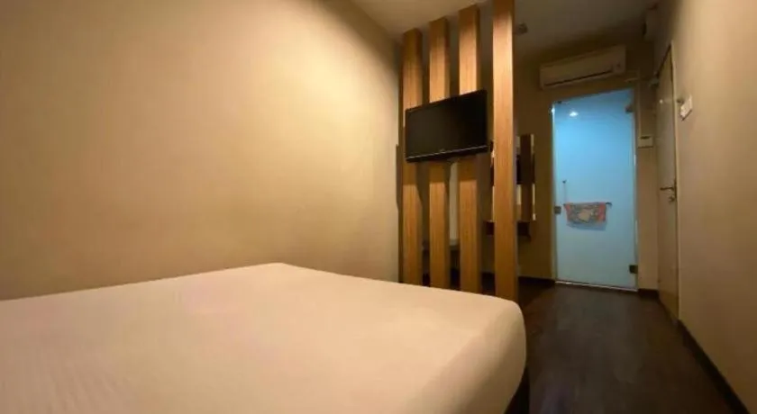 Bed in OYO 89752 7 DAYS EXPRESS HOTEL