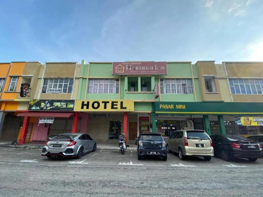 OYO 89760 Harmoni Inn Hotel