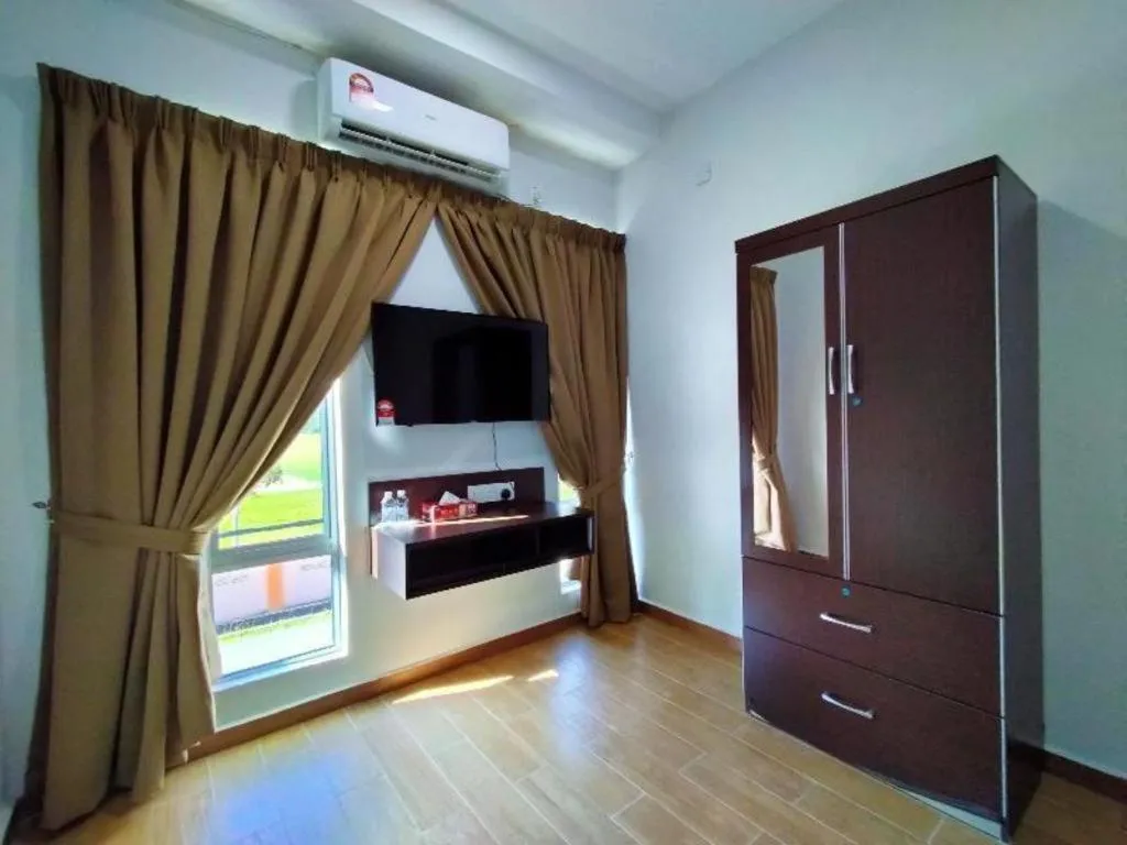 Bed in OYO 89859 PP Traveller's Hotel