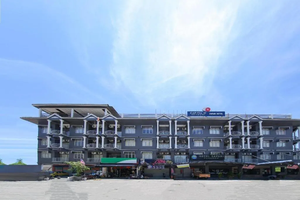 Capital O 89876 Safari Hotel