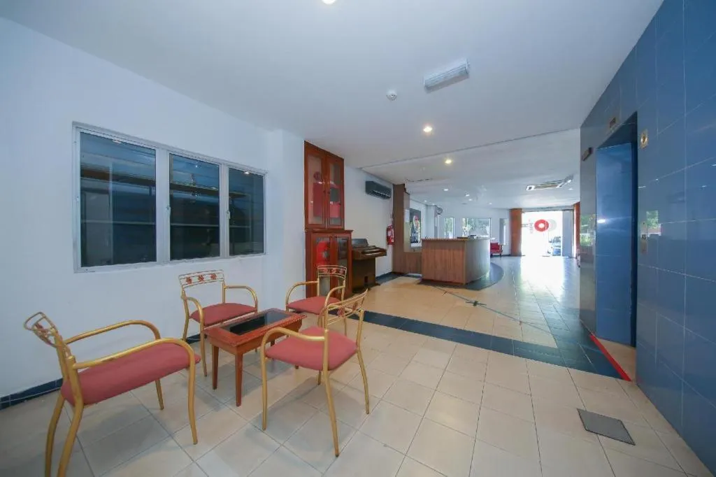 Capital O 89876 Safari Hotel