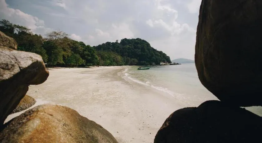 Capital O 89876 Safari Hotel