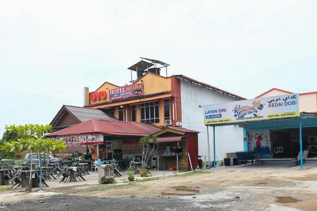 OYO 89892 Hotel Jeli Inn