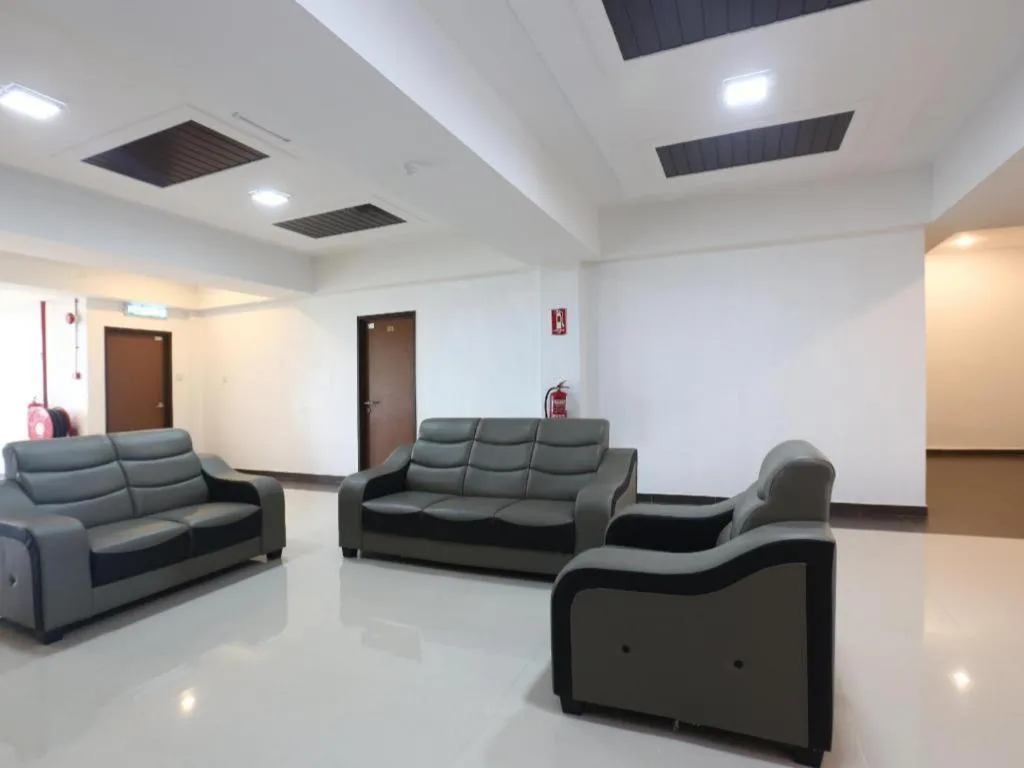 OYO 89888 DZ Residence Guest House