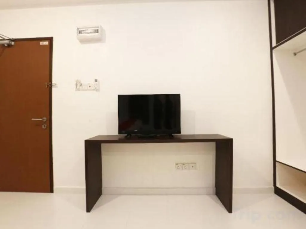 OYO 89888 DZ Residence Guest House