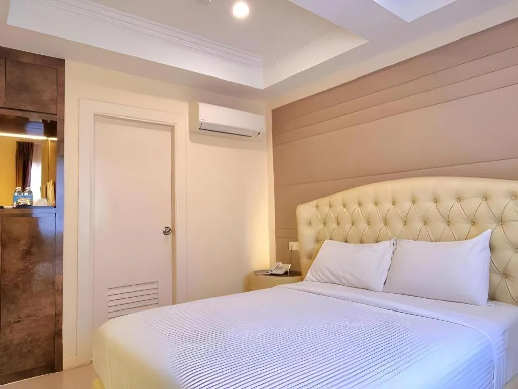 Bed in Ritzton Hotel